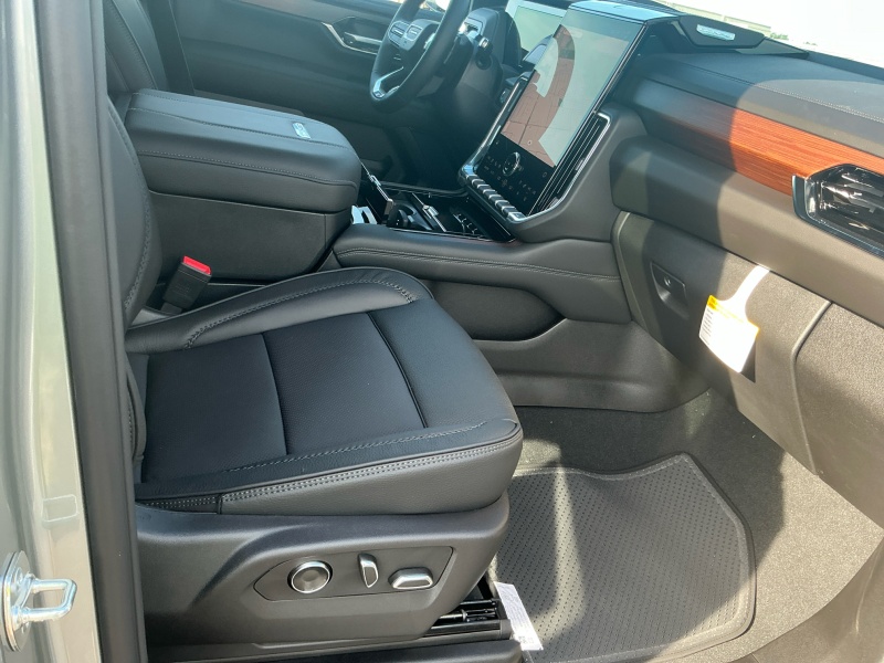 2025 GMC Yukon XL