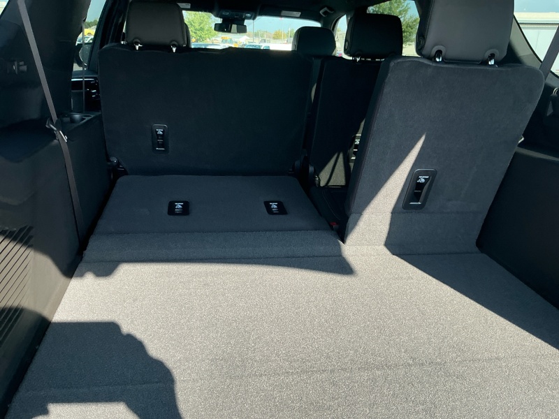 2025 GMC Yukon XL
