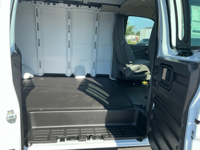 2025 GMC Savana Cargo Van