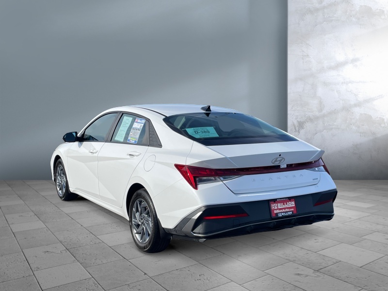 2024 Hyundai Elantra Hybrid