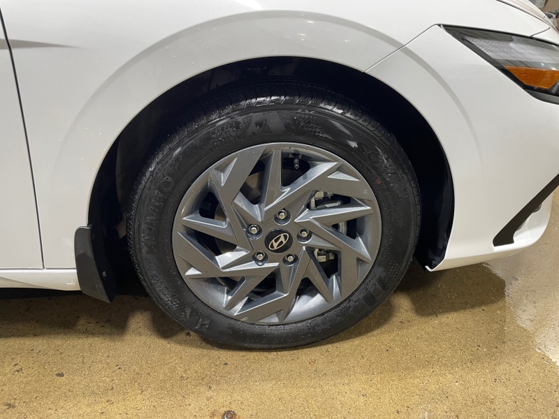 2024 Hyundai Elantra Hybrid