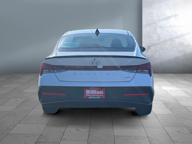 2025 Hyundai Elantra Hybrid