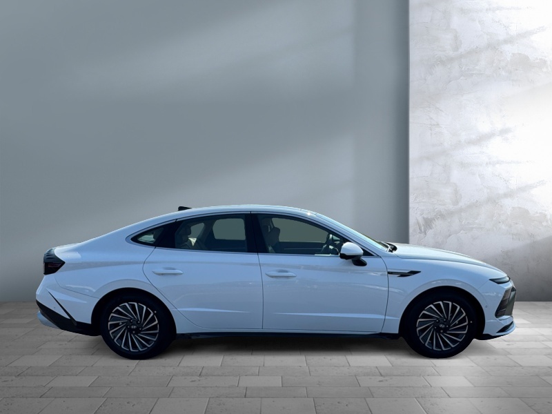 2025 Hyundai Sonata Hybrid