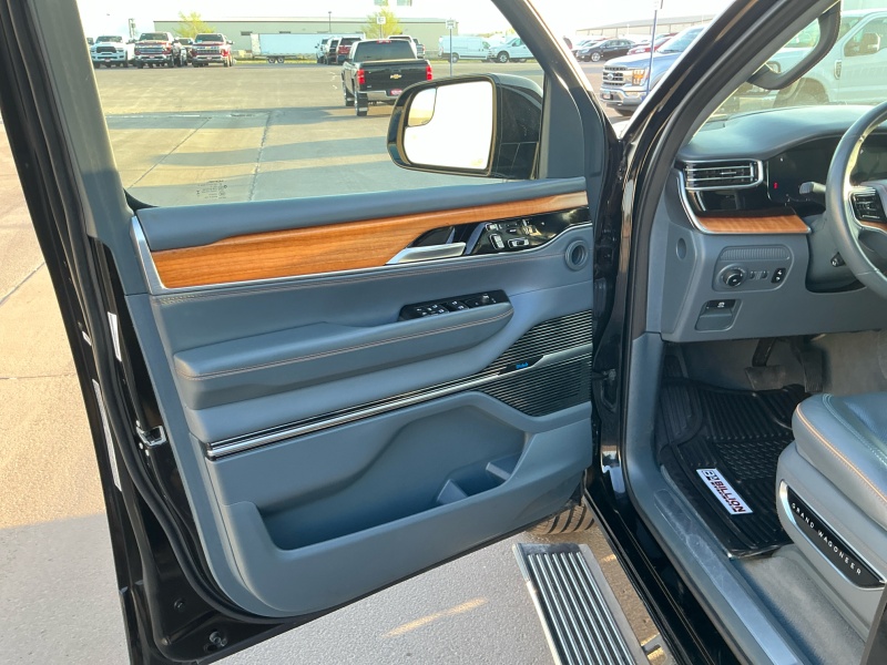 2023 Jeep Grand Wagoneer