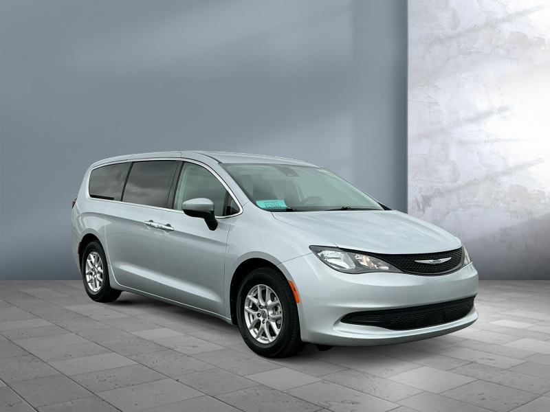 2023 Chrysler Voyager