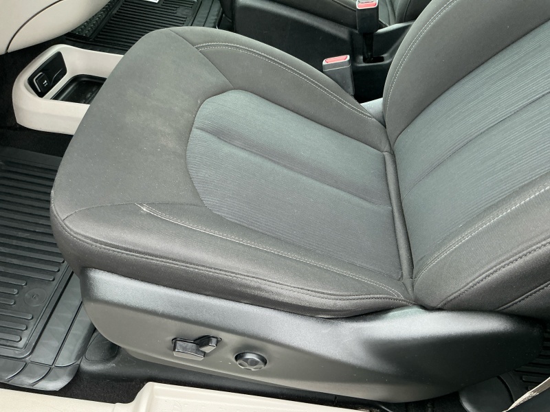 2023 Chrysler Voyager