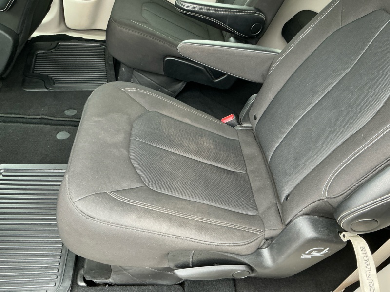 2023 Chrysler Voyager