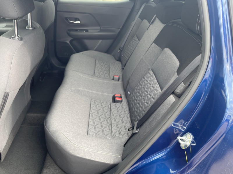 2025 Nissan Kicks
