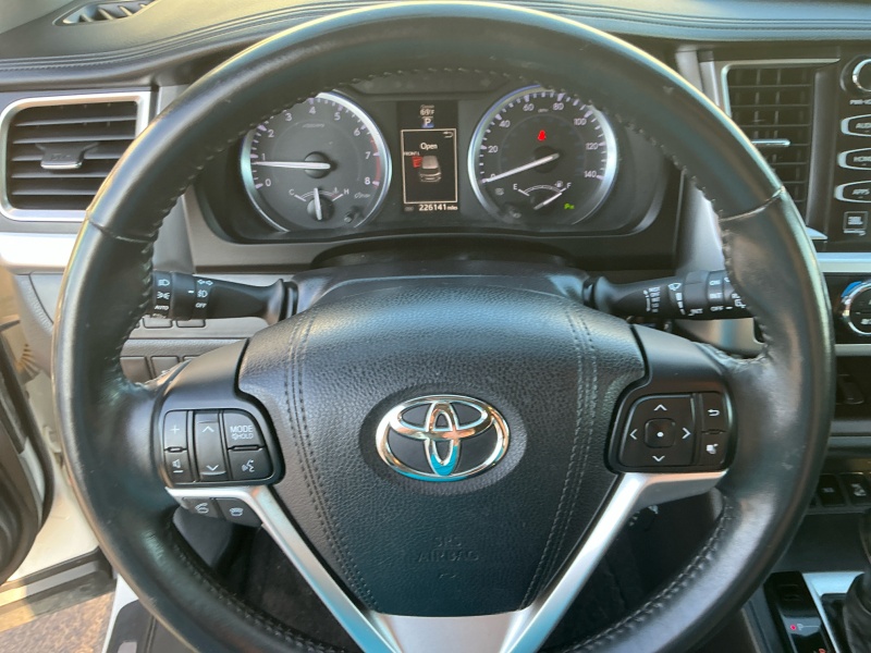 2016 Toyota Highlander