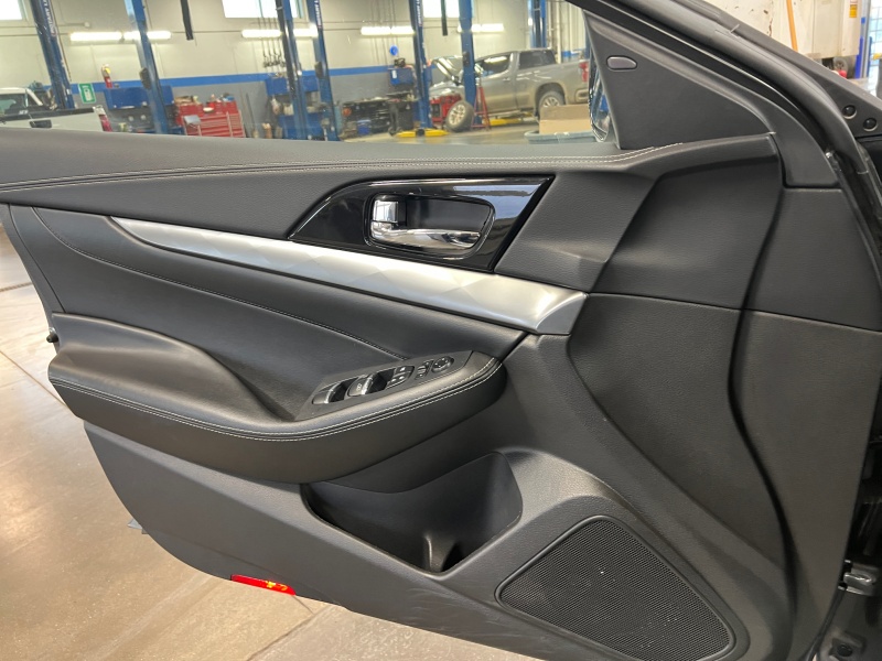2023 Nissan Maxima