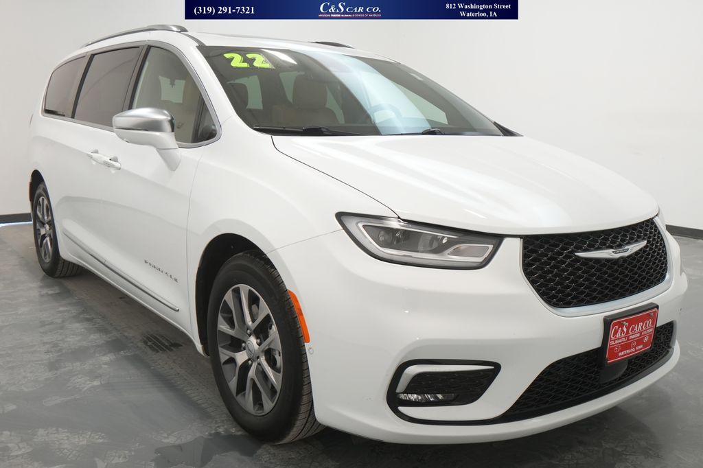 Used 2022 Chrysler Pacifica Hybrid Pinnacle Vans