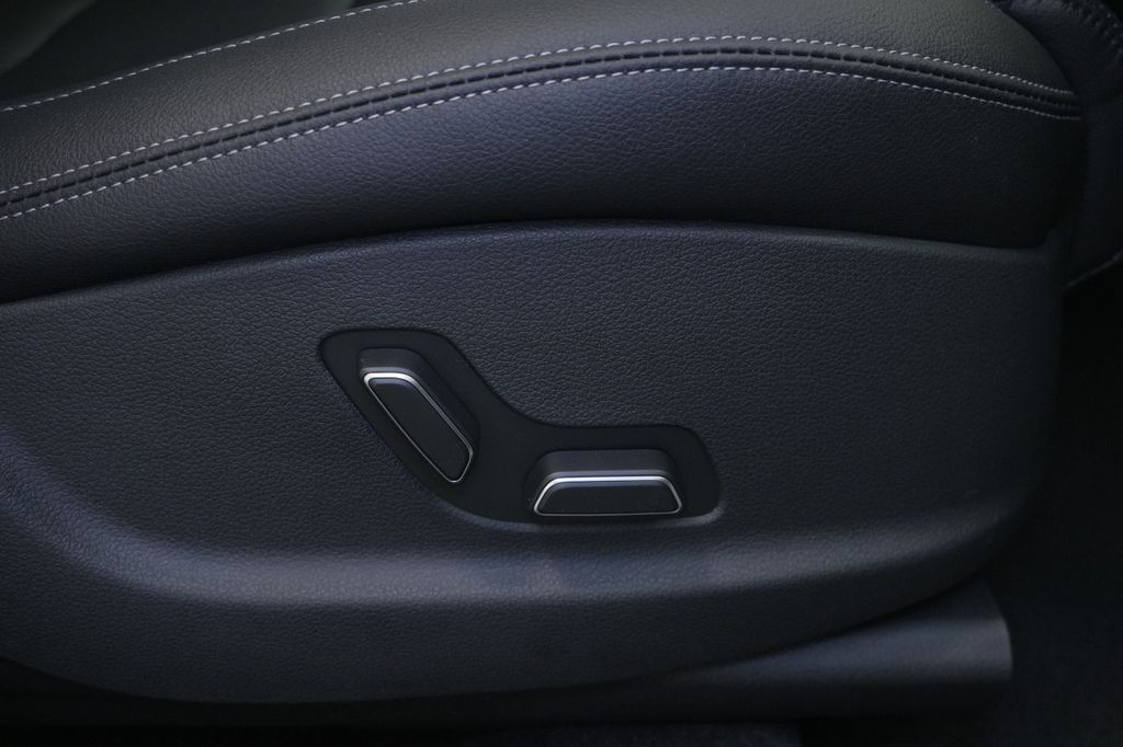 2026 Genesis GV70