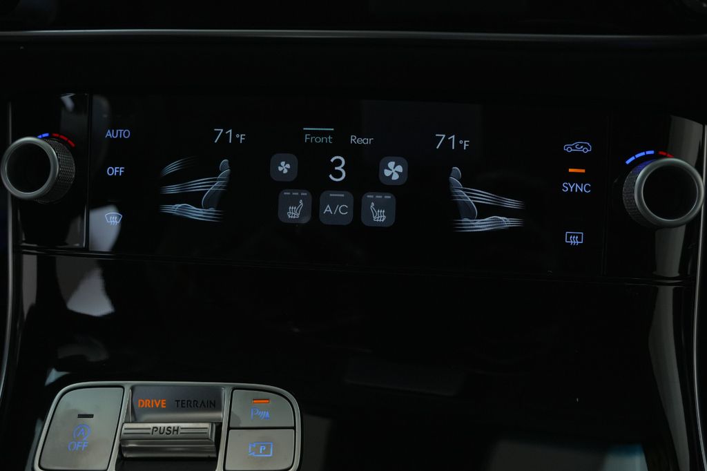 2026 Genesis GV70
