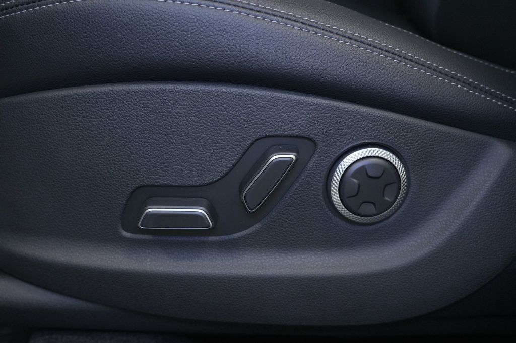 2026 Genesis GV70