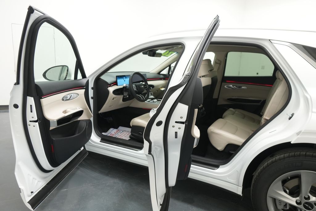 2026 Genesis GV70