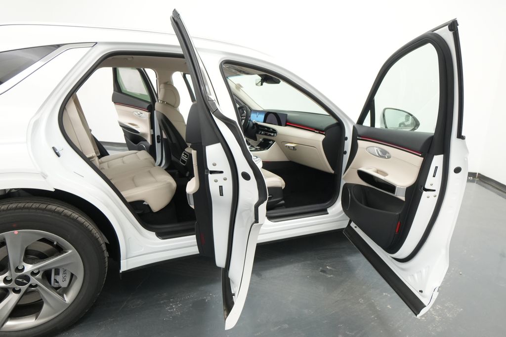 2026 Genesis GV70