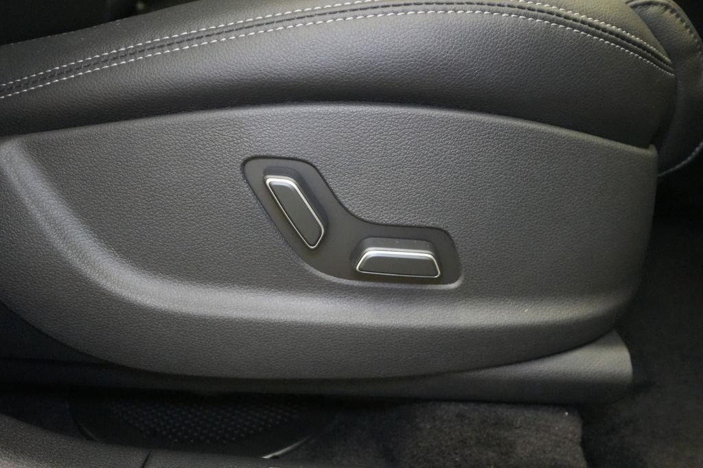 2026 Genesis GV70