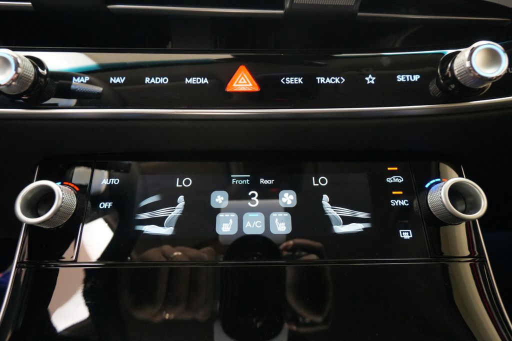 2026 Genesis GV70