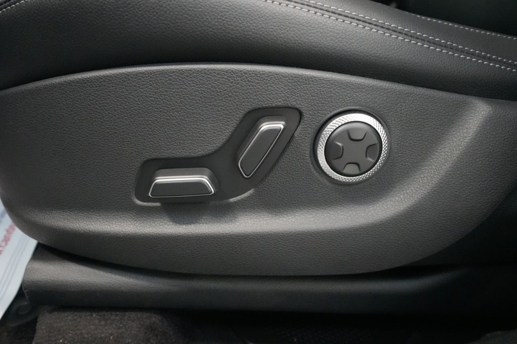 2026 Genesis GV70