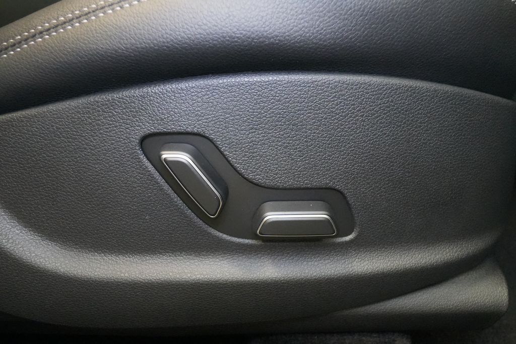 2026 Genesis GV70