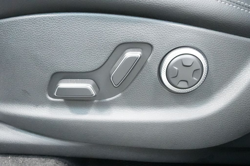 2026 Genesis GV70