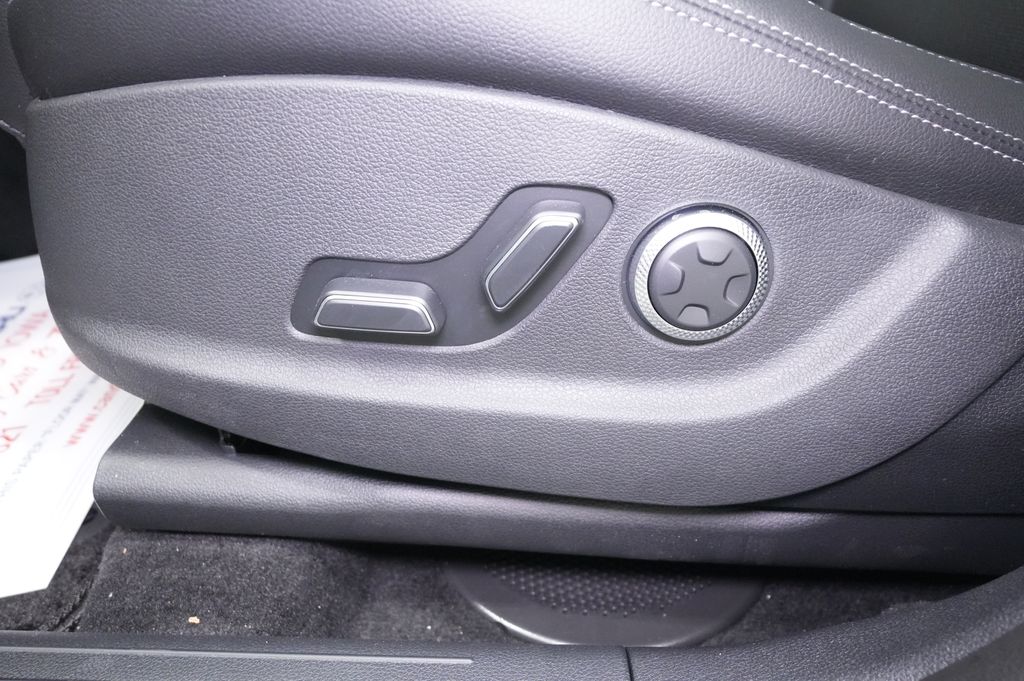 2026 Genesis GV70