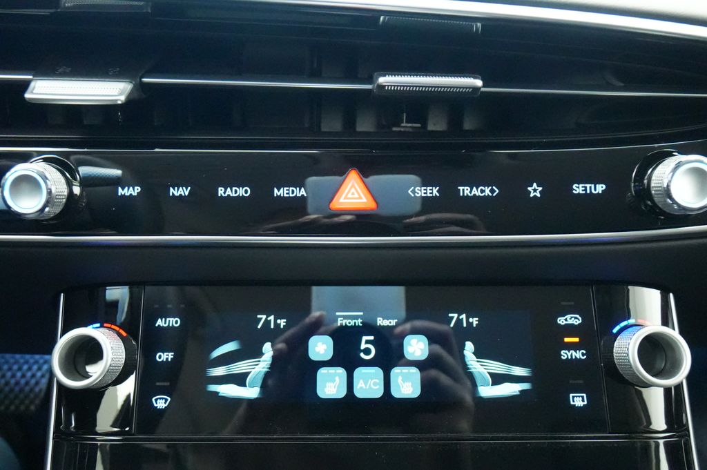 2026 Genesis GV70