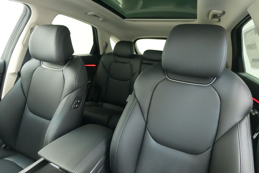 2026 Genesis GV70