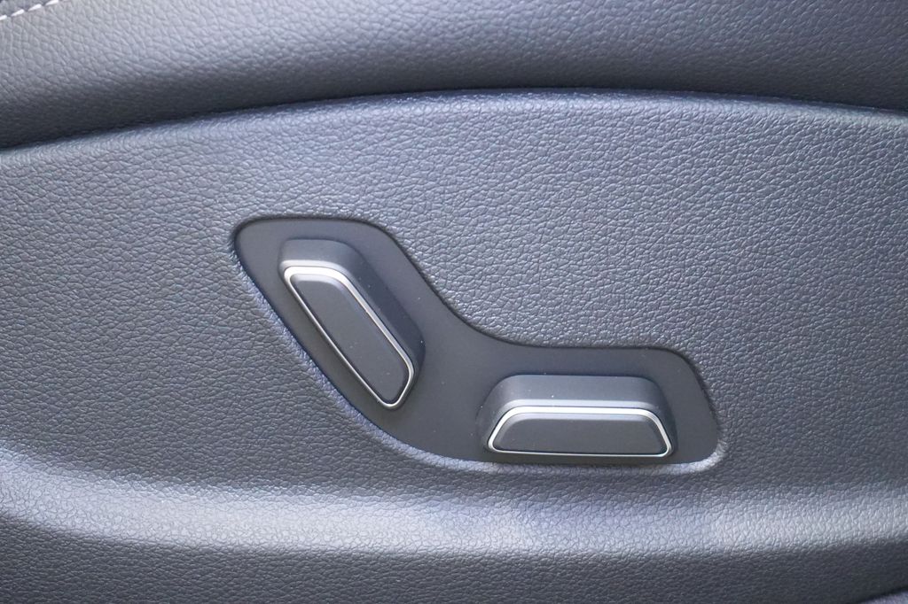 2026 Genesis GV70