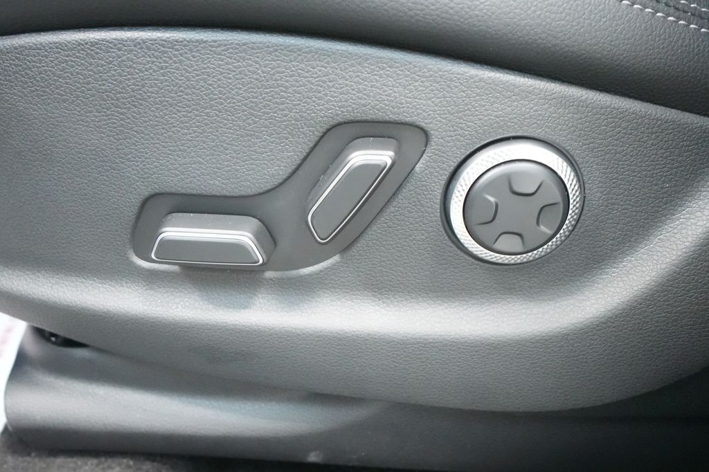 2026 Genesis GV70