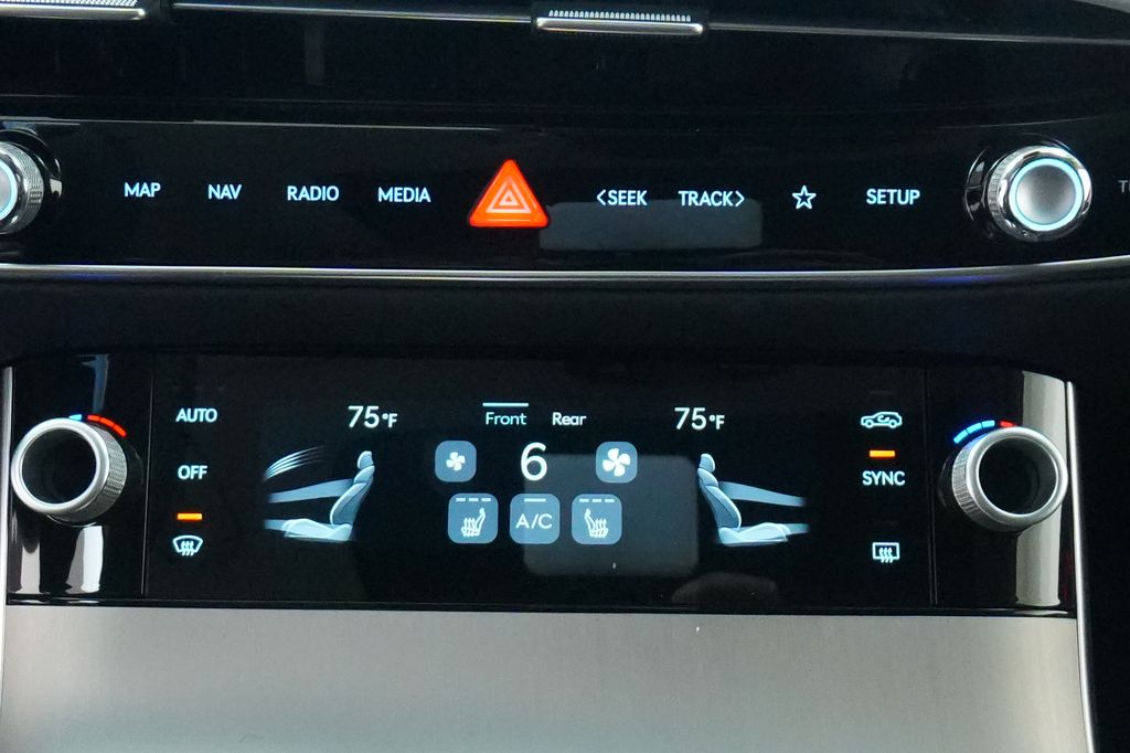 2026 Genesis GV70