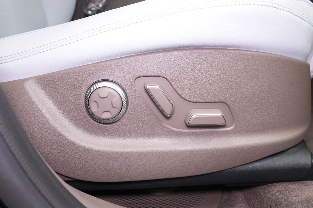 2026 Genesis GV70
