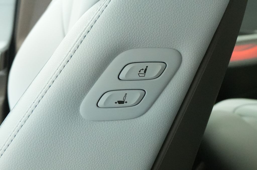 2026 Genesis GV70