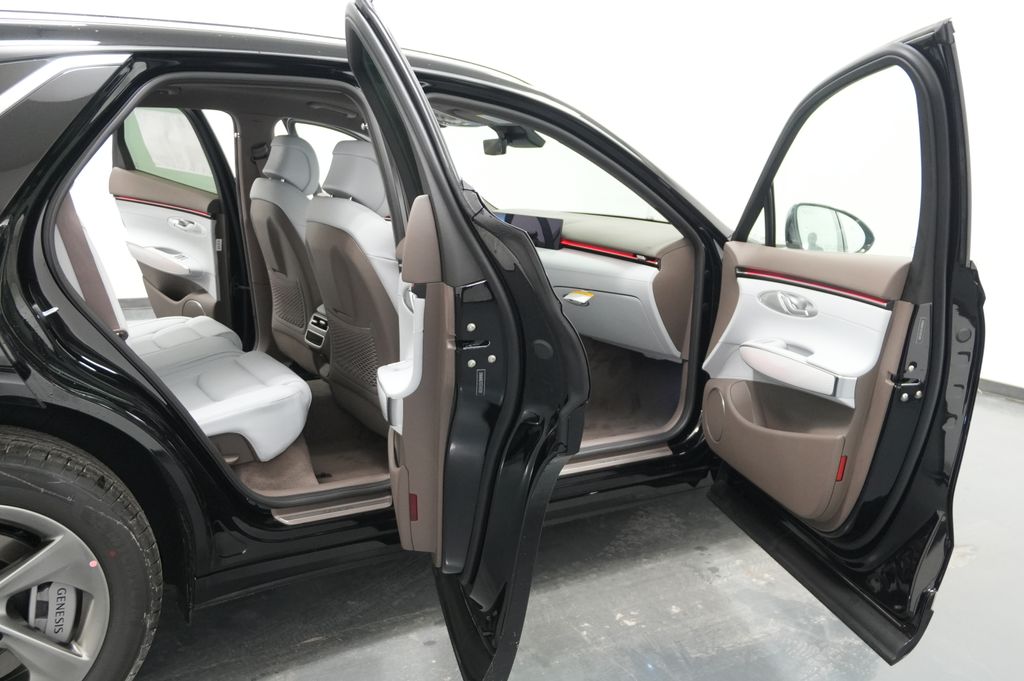 2026 Genesis GV70