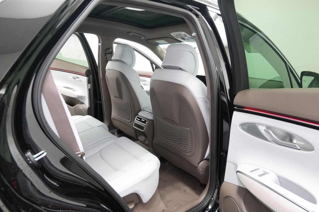 2026 Genesis GV70