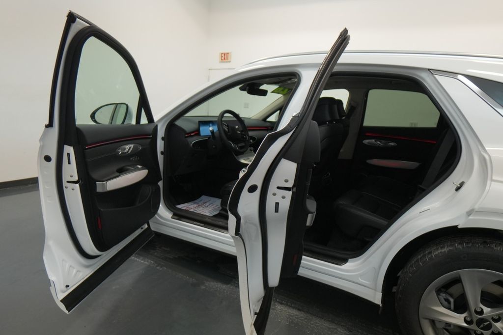 2026 Genesis GV70