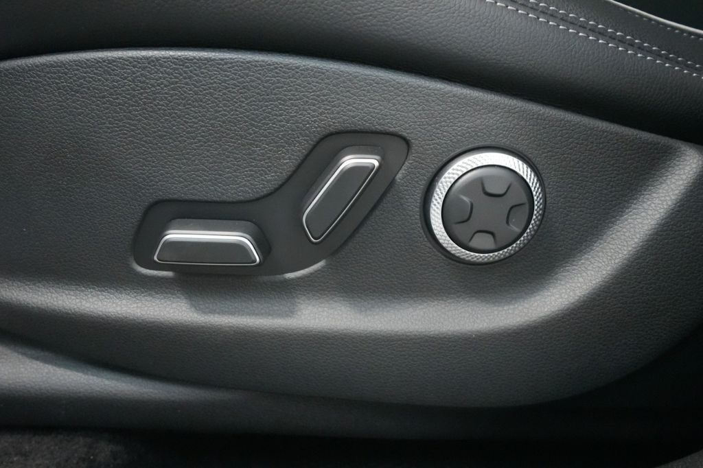 2026 Genesis GV70