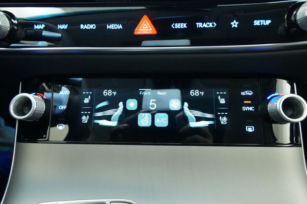 2026 Genesis GV70