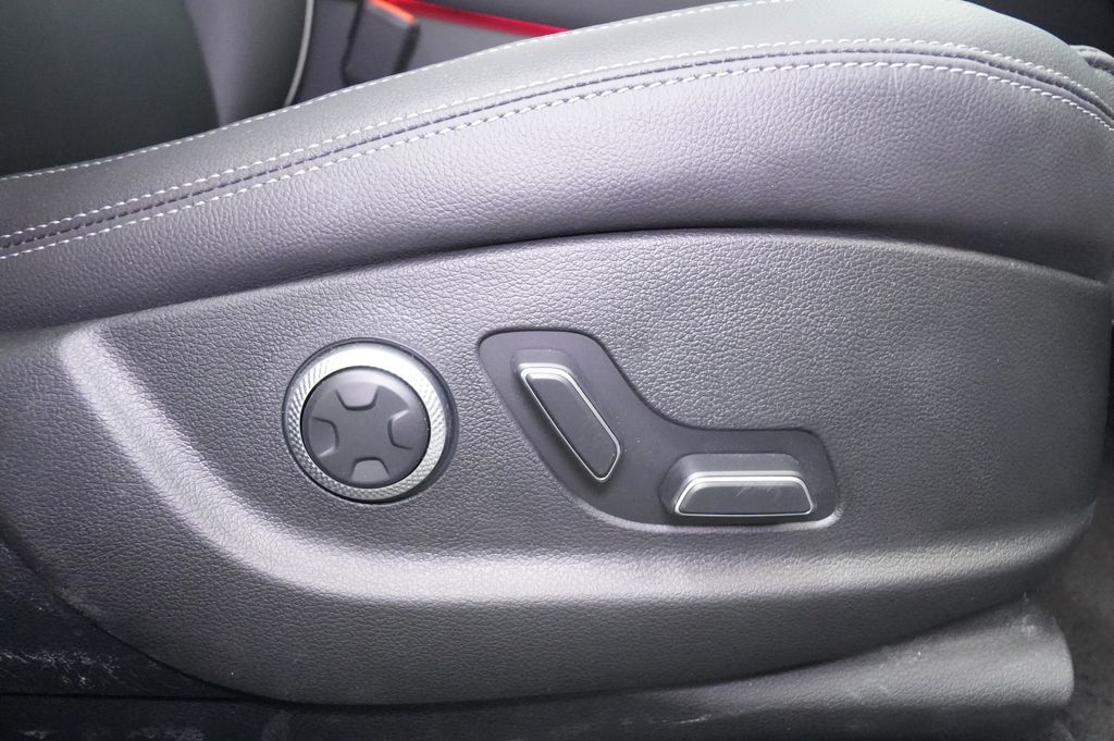 2026 Genesis GV70
