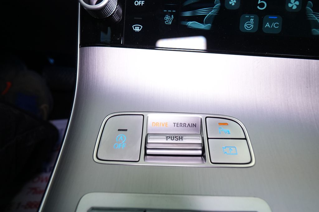 2026 Genesis GV70