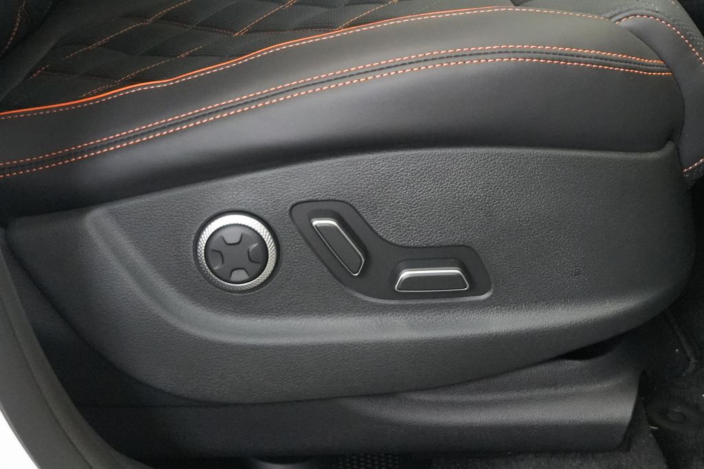 2026 Genesis GV70
