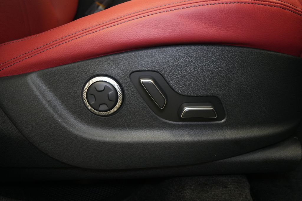 2026 Genesis GV70
