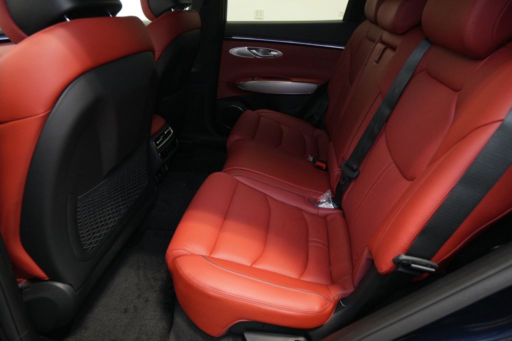 2026 Genesis GV70