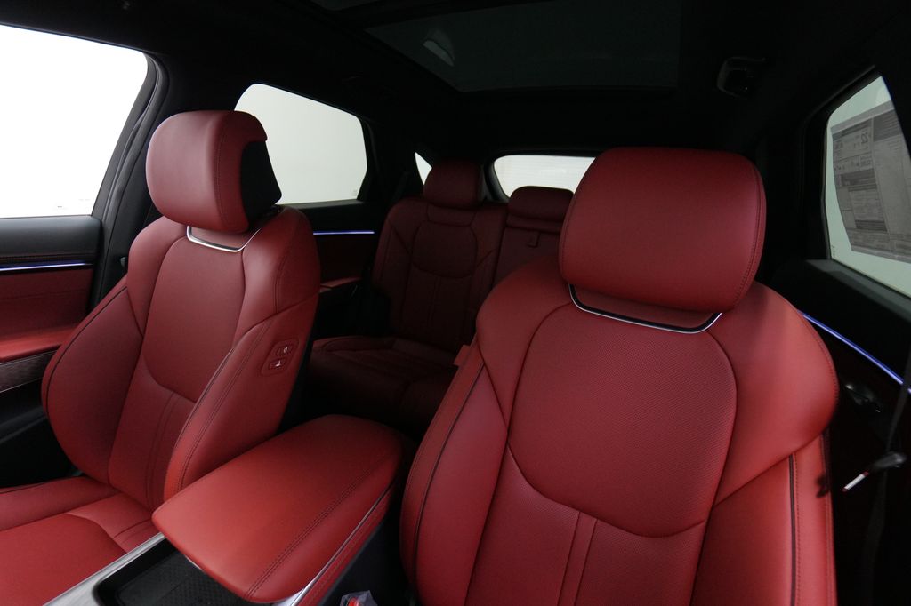 2026 Genesis GV70
