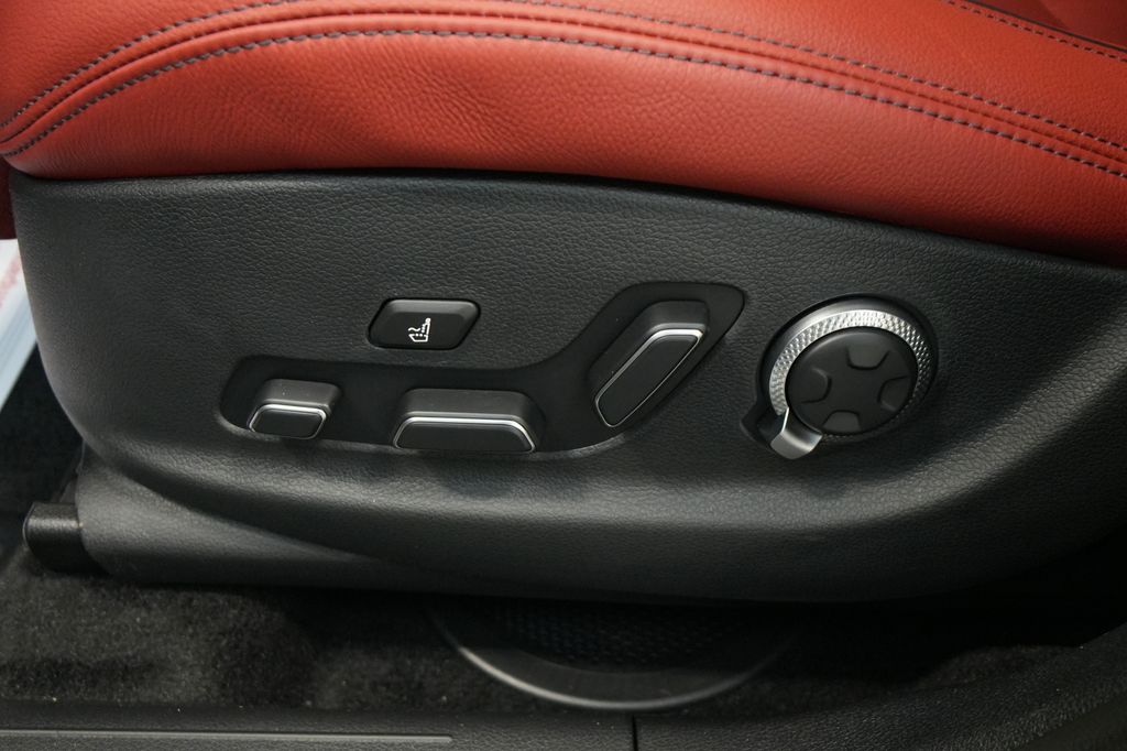 2026 Genesis GV70