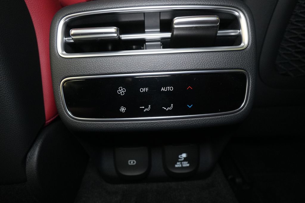 2026 Genesis GV70