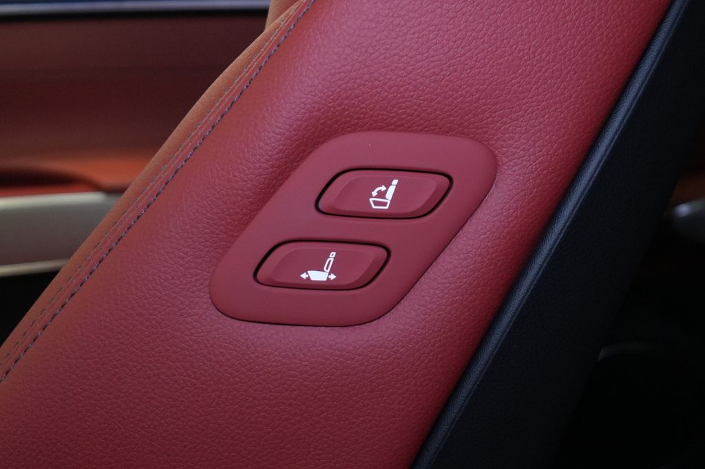 2026 Genesis GV70