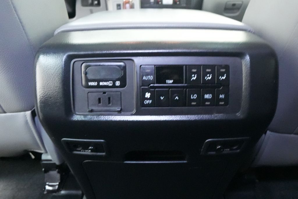 2013 Toyota Sequoia
