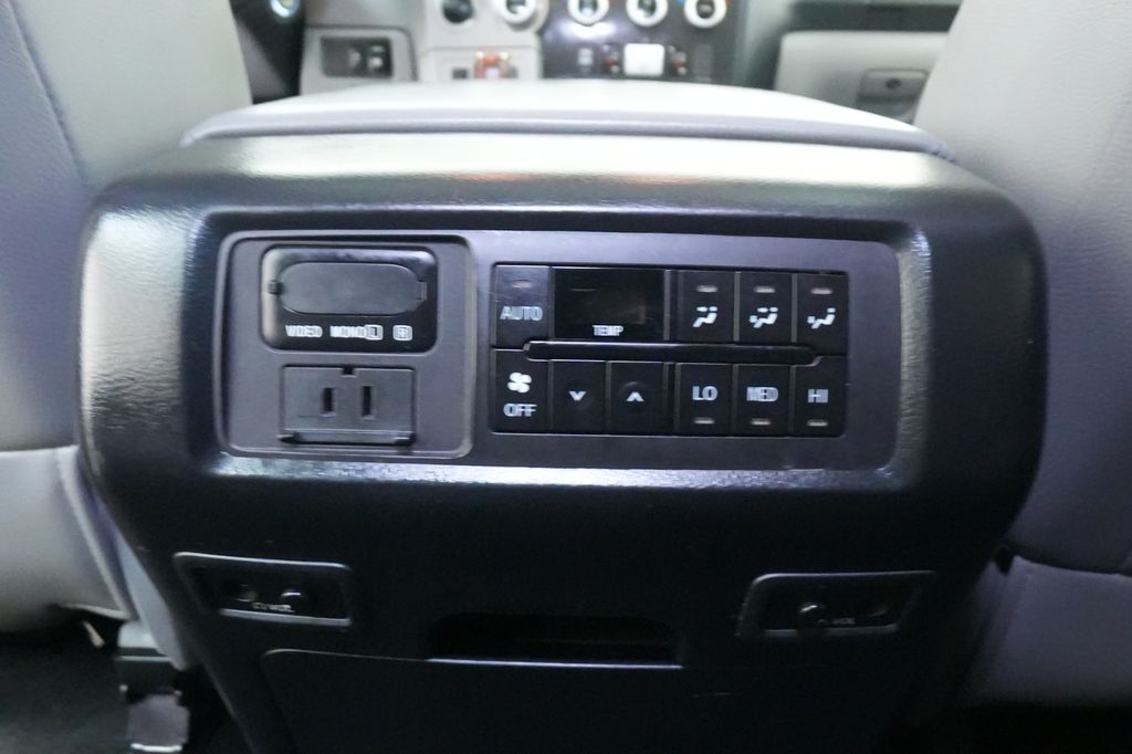 2013 Toyota Sequoia