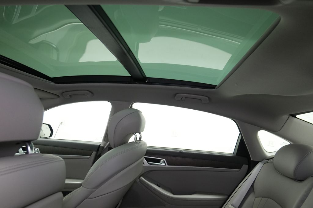 2015 Hyundai Genesis